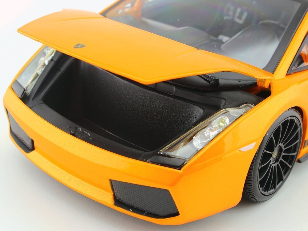Модель автомобиля Lamborghini Gallardo Superleggera, 1:18   